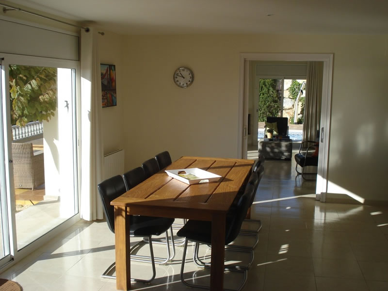 Spanje-Large-kitchen-table-7.jpg